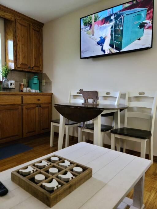 האמונד Milk Hand House.. Peaceful 1 Bedroom Cabin מראה חיצוני תמונה
